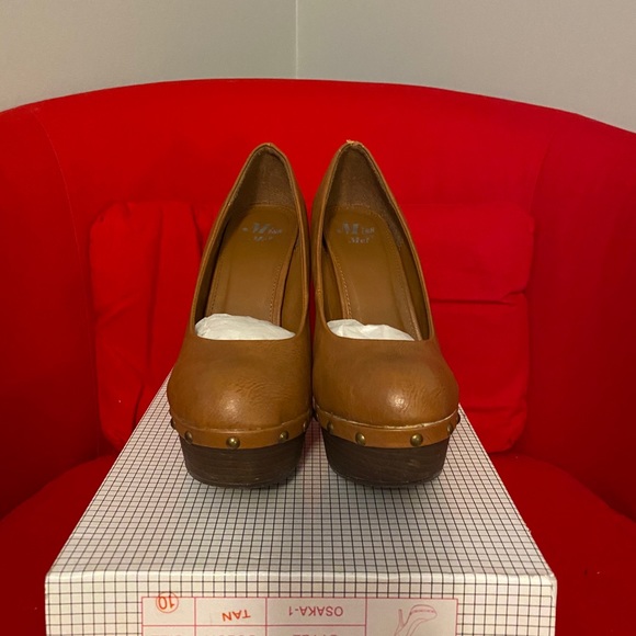 Brown Platform Stilettos - Picture 2 of 3